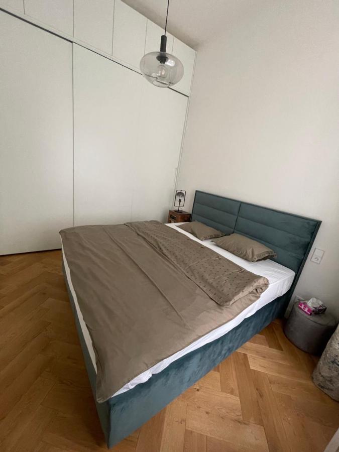 Luxury Apartment In The Centre Прага Екстериор снимка